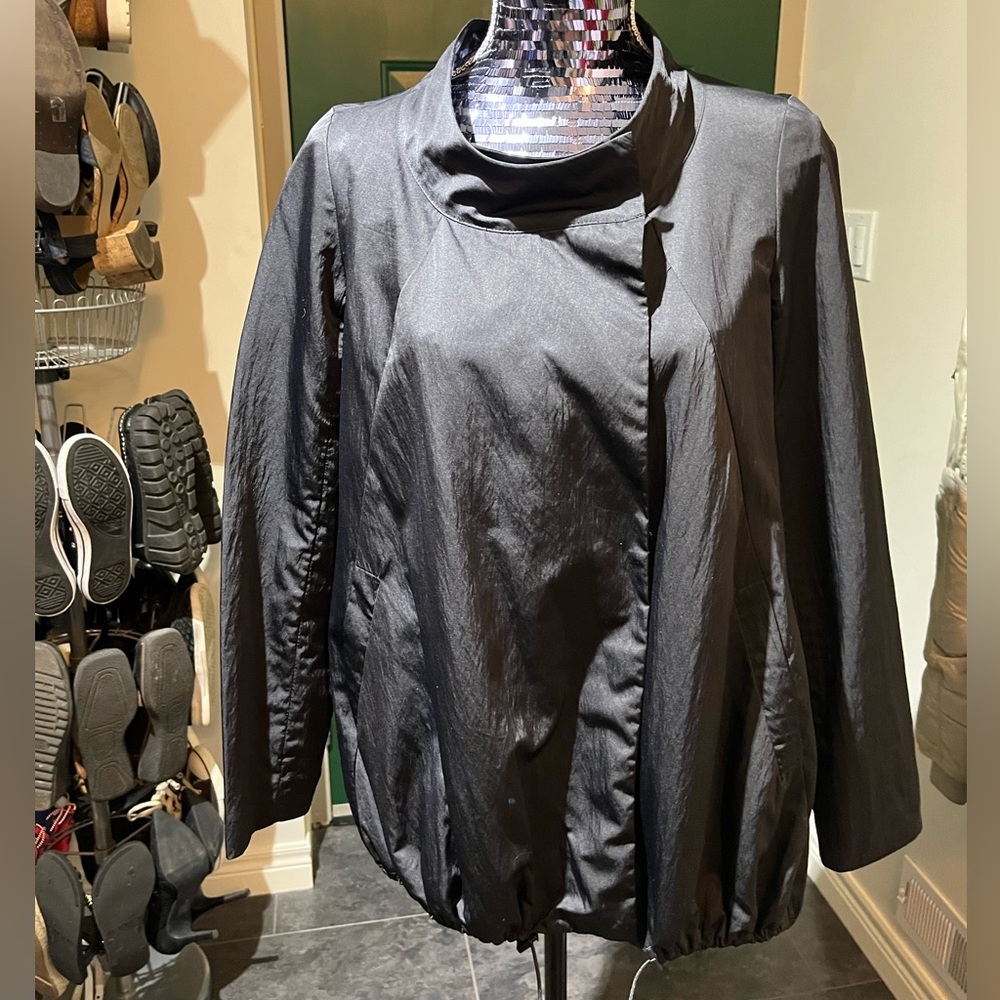 3/$30 Vera wang black jacket